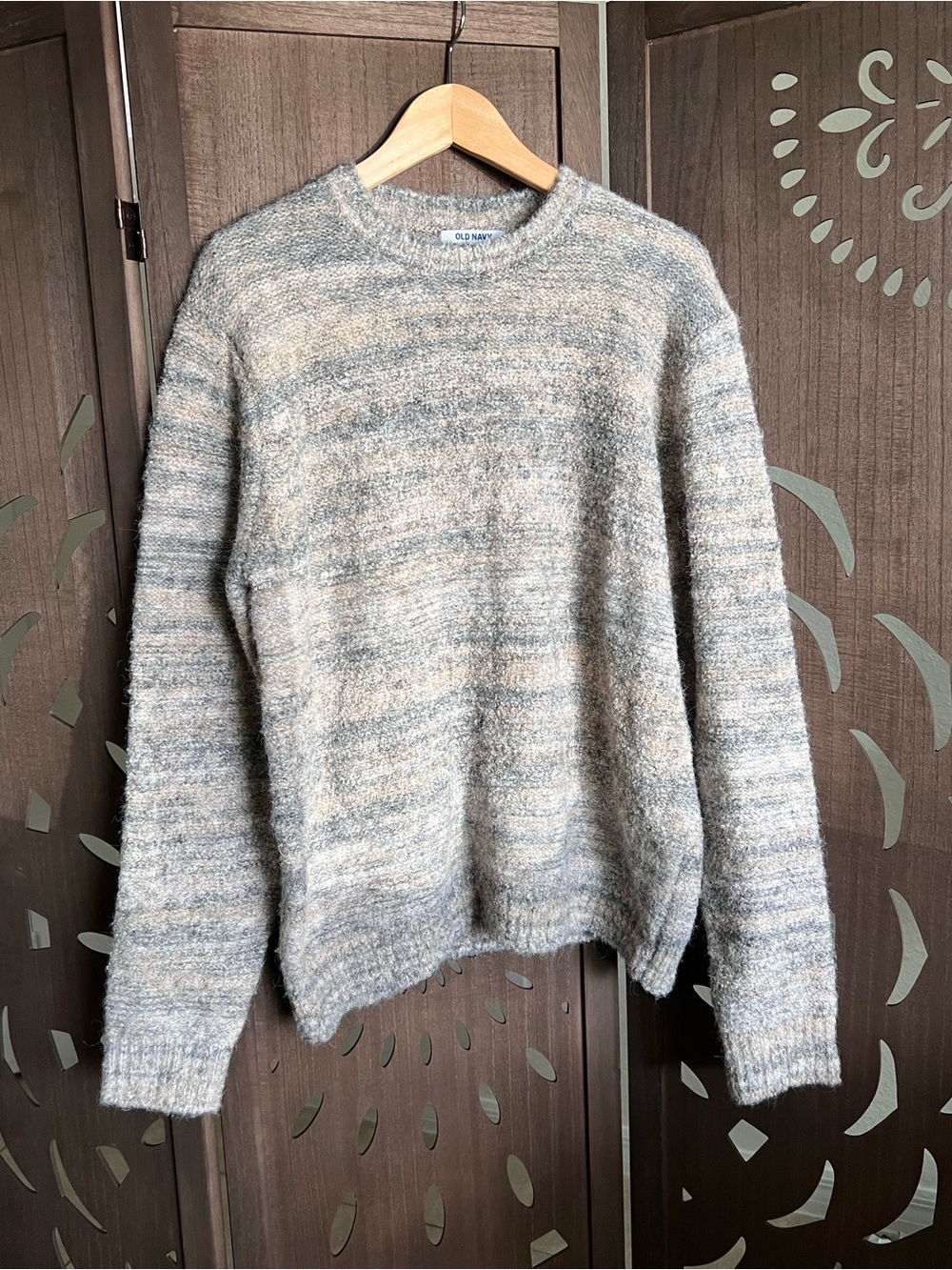 Old Navy Men's Marled Gray and Cream Crewneck Sweater